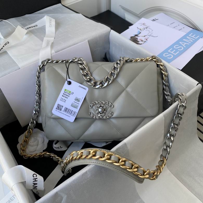 CHANEL 19 26cm AL 4 (1)